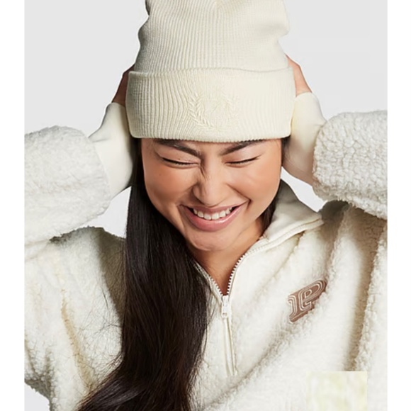 Victoria’s Secret Pink Rib Knit Beanie Creamer Crest Graphic NWT - Picture 4 of 4